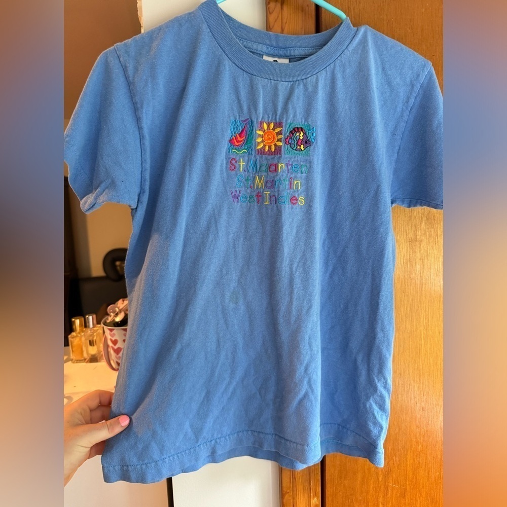 Saint Martin size large blue tee shirt embroidery